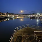 Stylish & Spacious Harbour-view Townhouse With Parking