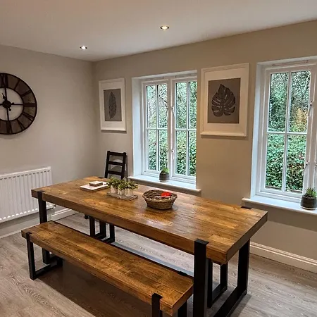 Stylish & Spacious Harbour-view Townhouse With Parking