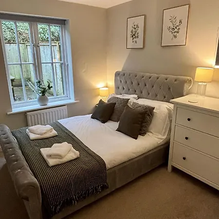 Ferienhaus Stylish & Spacious Harbour-view Townhouse With Parking *