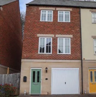 Stylish & Spacious Harbour-view Townhouse With Parking Ferienhaus Whitby