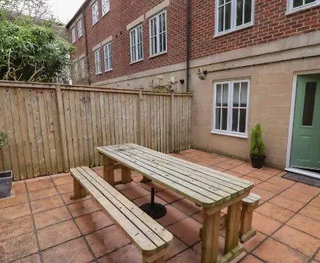 Ferienhaus Stylish & Spacious Harbour-view Townhouse With Parking *