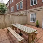 Stylish & Spacious Harbour-view Townhouse With Parking Prázdninový dům Whitby